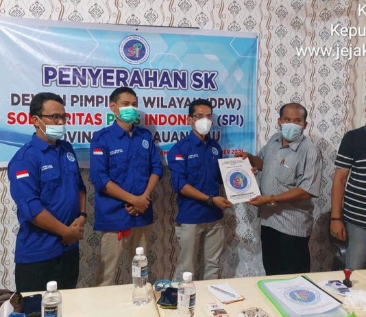 SK DPW Solidaritas Pers Indonesia Resmi Diserahkan