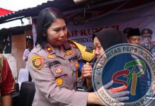 Jajaran Polres Dumai Bersama Baznas Merenovosi Salah Satu Rumah Warga Dalam Rangka Cooling System Jelang Pemilu 2024
