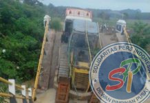 Jembatan Way Nibung II Patah Setelah Dilalui Mobil Fuso Bermuatan Alat Berat