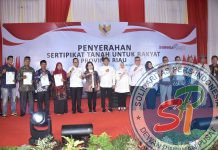 Wakil Menteri ATR/BPN RI Serahkan Langsung Sertifikat Tanah Kepada Warga Kabupaten Bengkalis dan Pemda Bengkalis Berterimaksih Banyak