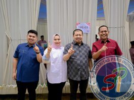 Kasmarni Dan Amril Mukminin Disambut Hangat Oleh Warga Setempat