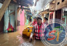 Akibat Banjir Yang Terjadi 60 RT Kebanjiran Di Daerah Jakarta