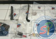 Korban Dibacok Menggunakan Sebilah Golok Yang Ditemukan Di Lokasi Kejadian