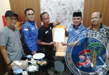 Ketua DPW Solidaritas Pers Indonesia Serahkan SK Kepada Ketua DPD SPI Lampung Utara