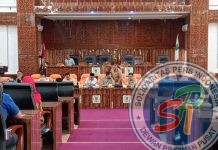 Ketua Komisi D Purnomo Saat Memimpin Rapat Menyampaikan Bahwa Rapat Ini Untuk Mendengarkan Apa Yang Disampaikan