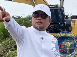 Antisipasi Banjir Bupati Pelalawan Pantau Pembersihan Drainase di Pangkalan Kerinci