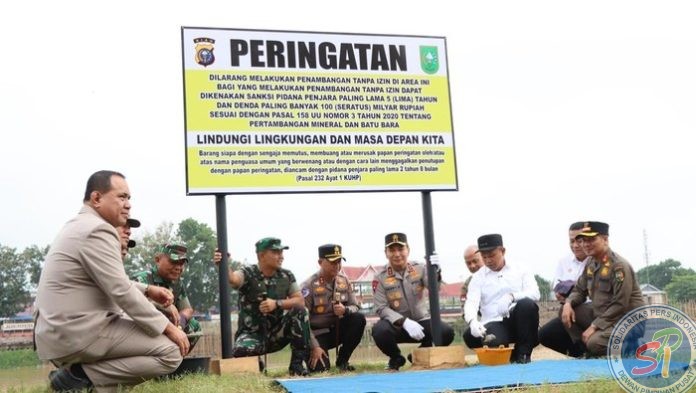 pemprov-dan-polda-riau-menggelar-apel-operasi-peti-jelang-pacu-jalur-1753940834750_169
