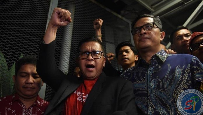 potret-hasto-kristiyanto-resmi-bebas-dari-rutan-kpk-1754063353280_169