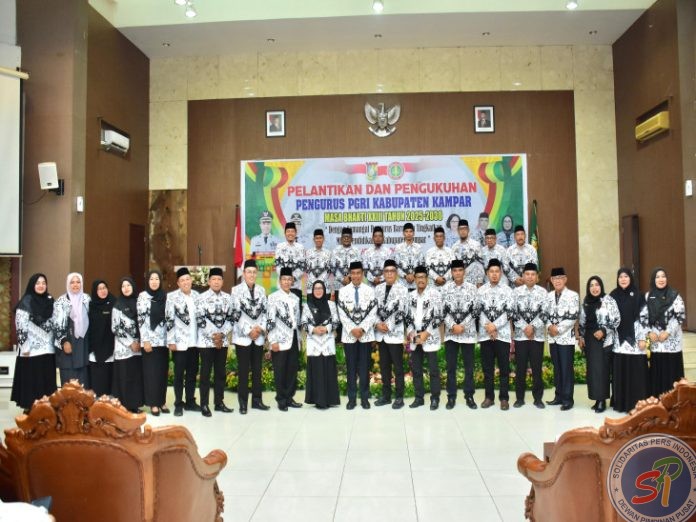 2025-10-21-pengurus-pgri-kampar-periode-2025-2030-resmi-dilantik