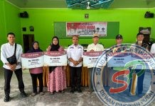 Pemdes Simpang Ayam Salurkan BLT DD kepada 30 Penerima Manfaat Untu Dua Bulan